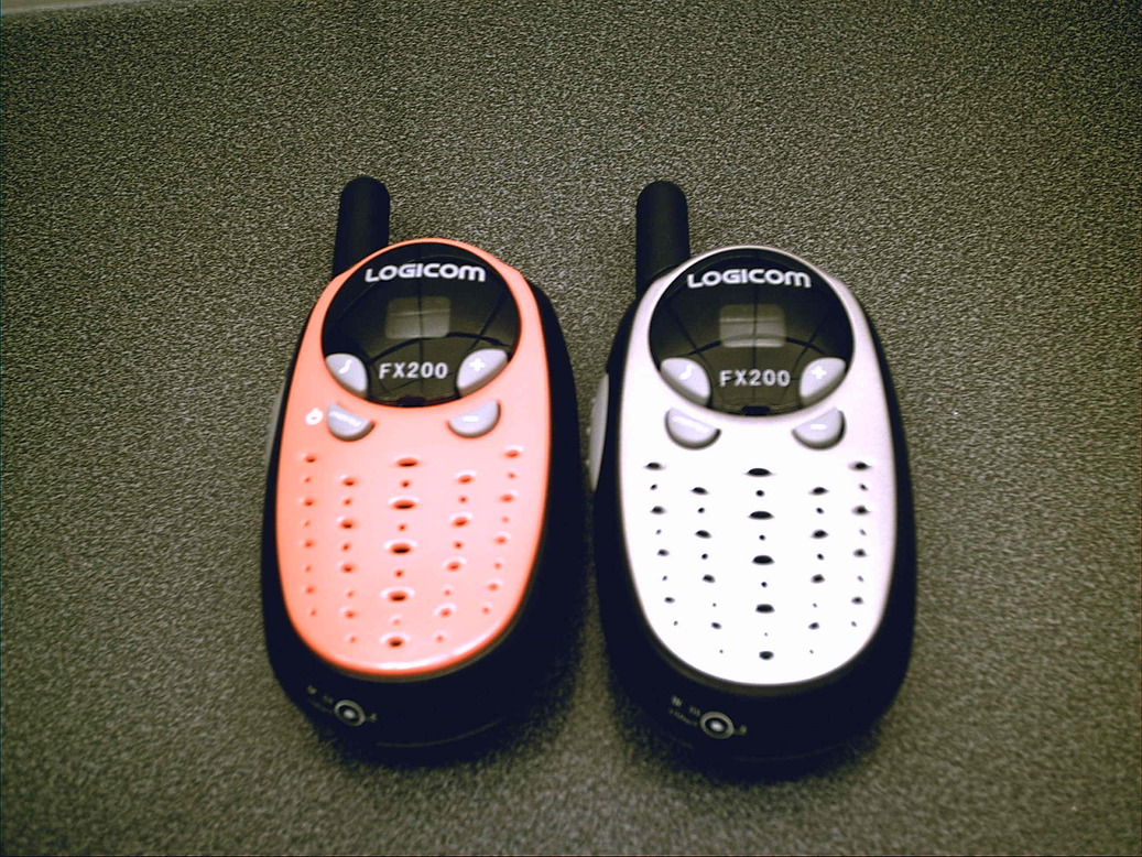 Bild av två PMR-radior